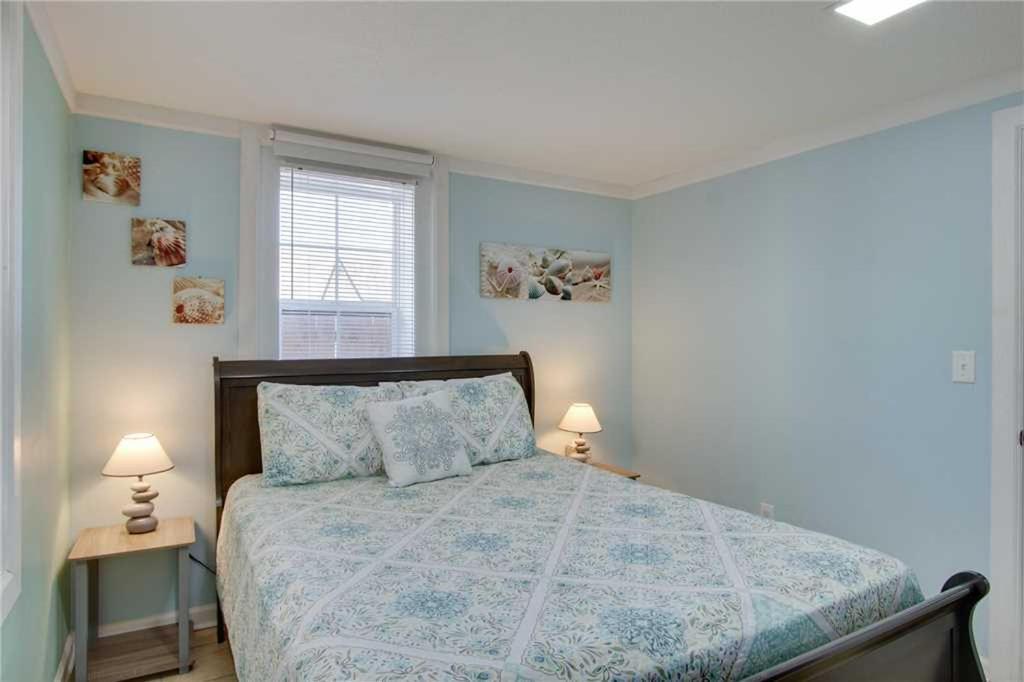23 Center St - Sunny Side Down - Downstairs Apartment 폴리 비치 객실 사진